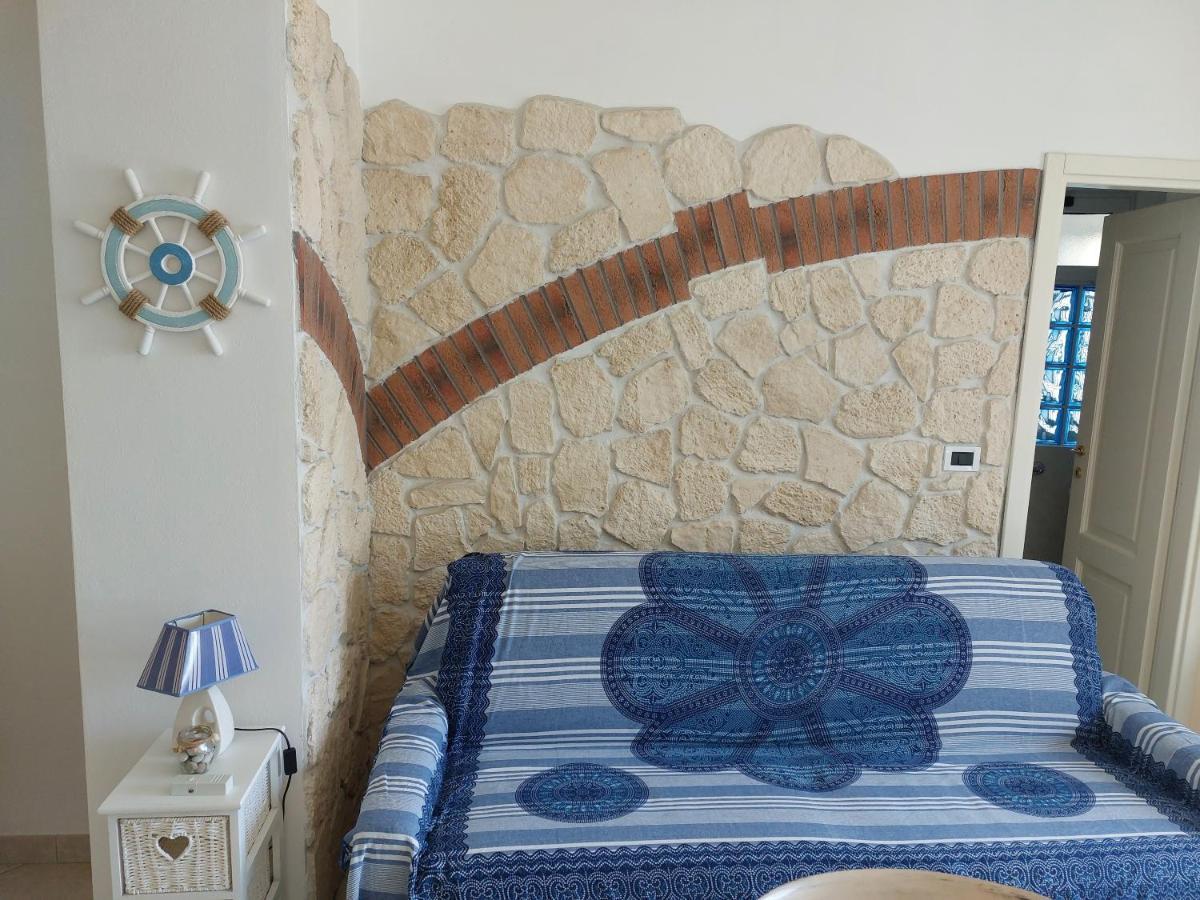 דירות ברג'ג'י Una Finestra Sul Mare Monolocale מראה חיצוני תמונה
